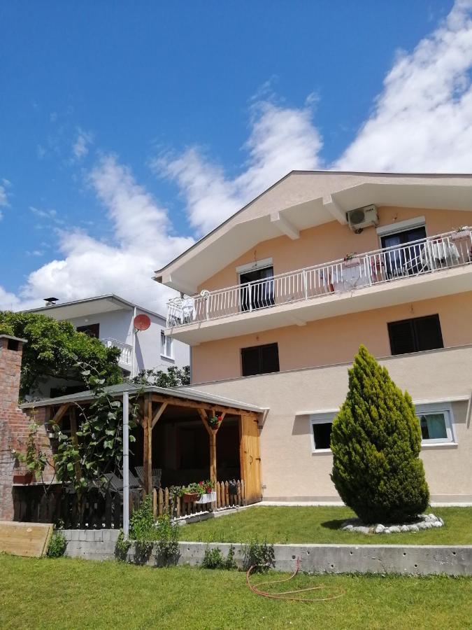 Ninic Family Apartments Тиват Екстериор снимка