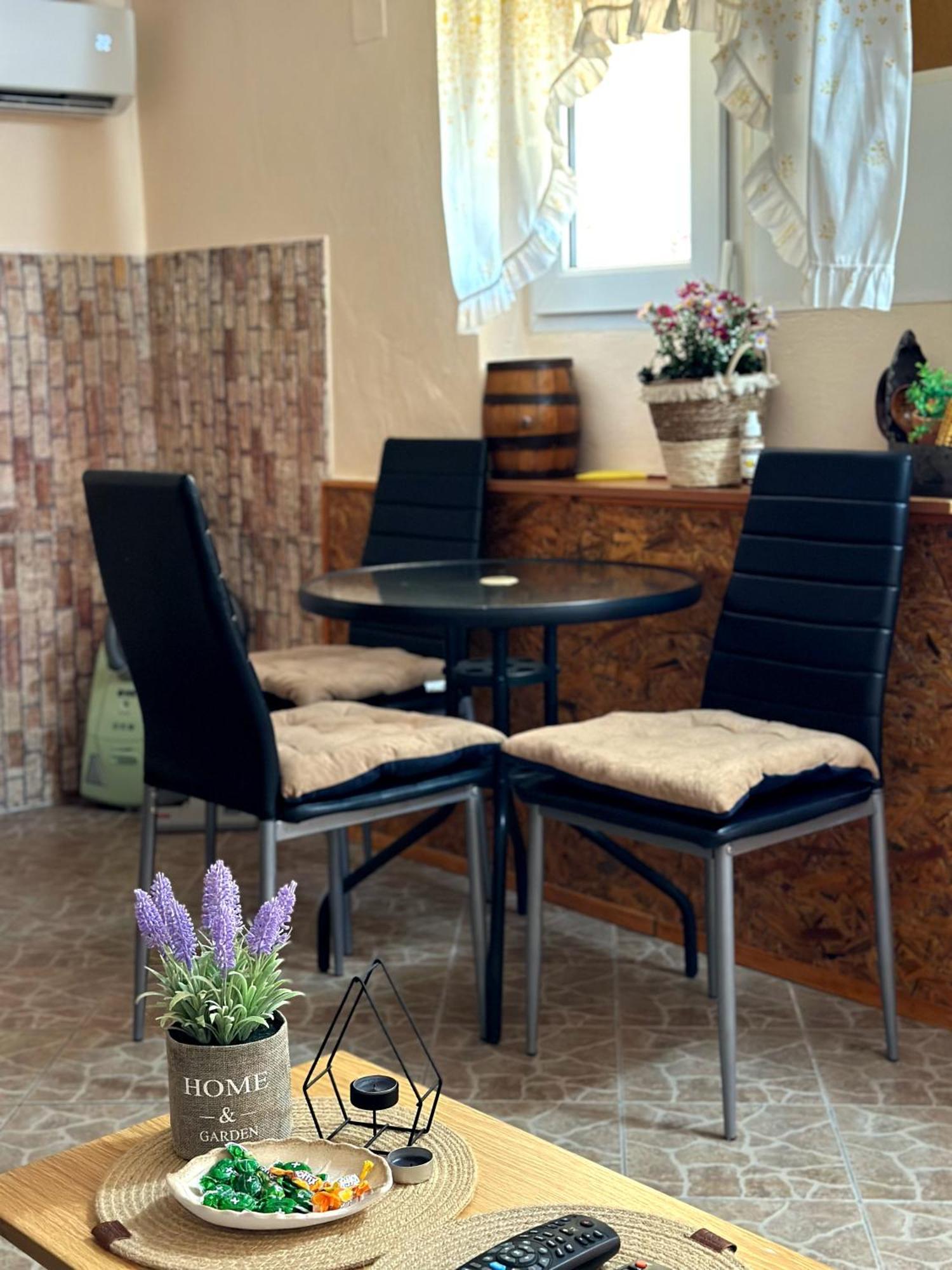 Ninic Family Apartments Тиват Екстериор снимка